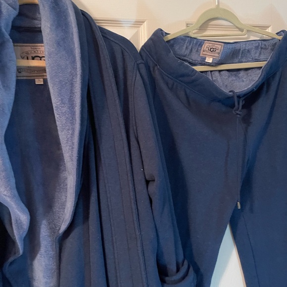 Ugg Blue Plush Robe plus Pants (great lounge set) - Picture 2 of 15